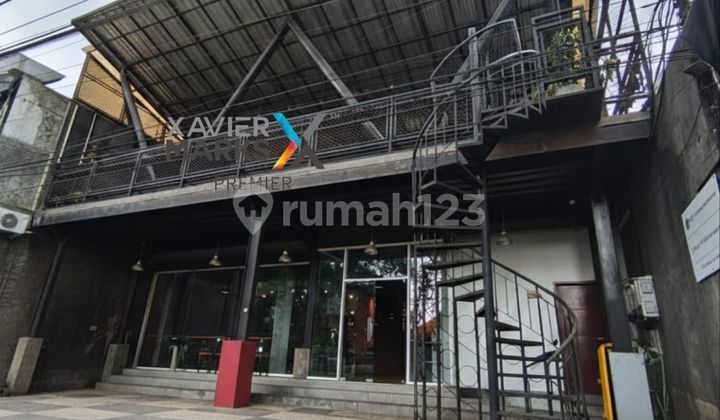 I81 Ruang Usaha Exs Cafe Lokasi di Pusat Kota Malang