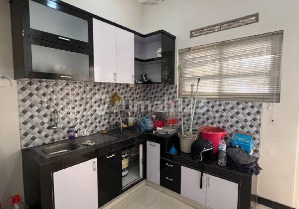 j009 Fully Furnished Minimalist Modern House near St. Yusuf High School Malang 2