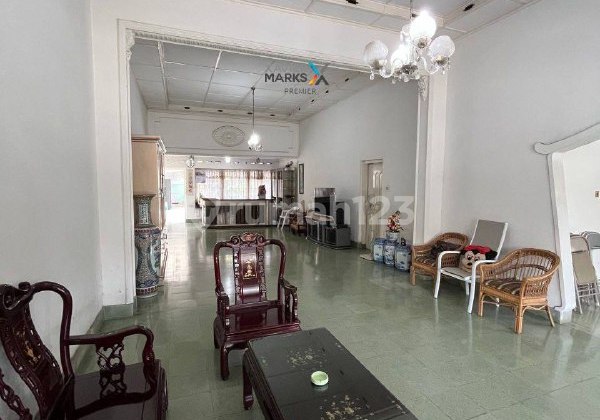 I61 Price Reduced! Well-Maintained Vintage House Just a Step Away from Ijen Boulevard Malang 2