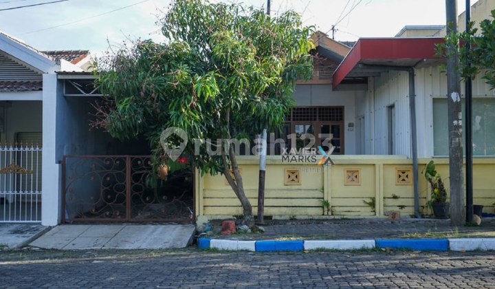 h056 Rumah Klasik Terawat Dijual di PBI Araya Malang