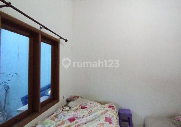 V004 Dijual Rumah Terawat Siap Huni Di Jl. Bunga bunga Lowokwaru, Malang 2