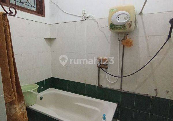 U082 Dijual Rumah Klasik Cantik Lowokwaru Malang 2