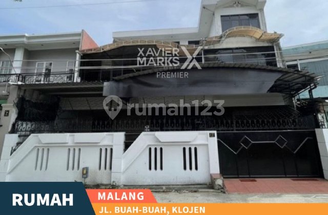 h130 Disewakan Rumah 3 Lt Bisa Untuk Usaha , Area Parkir Luas  2