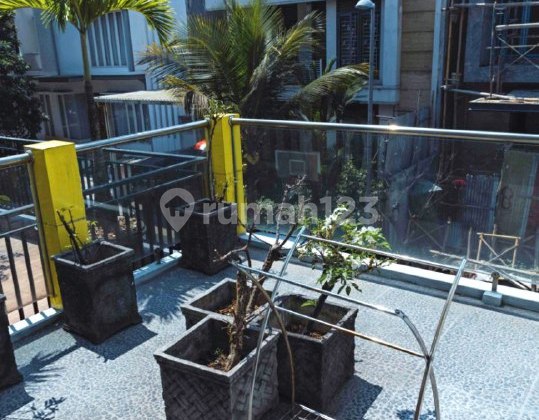 h111 Rumah Premium Semi Furnish Posisi Hook di Ijen Nirwana 2