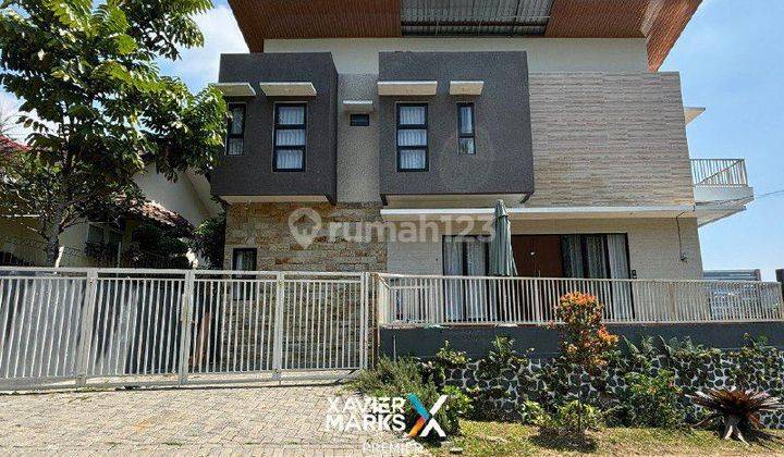 V056 Villa Modern Fully Furnished Dengan Private Pool di Panderman Hill Batu 2