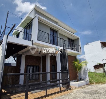 h052 Modern Villa+Swimming Pool in the Metro Valley area of Batu City, Malang