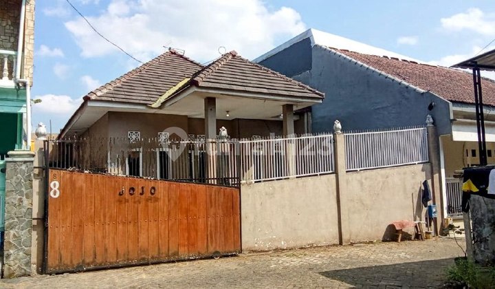 Strategic House Below Market Price near GOR Ken Arok Malang Strategic House Below Market Price near GOR Ken Arok Malang