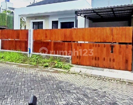 i087 Modern Sulfat House Malang near Public Facilities i087 Modern Sulfat House Malang near Public Facilities