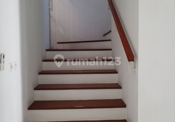 i105 FOR SALE / RENT Well-Maintained Minimalist House in Elite Green Orchid Area, Malang