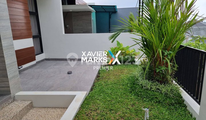 h166 Minimalist House Just 1 Minute to Sawojajar Toll Exit, Malang 2
