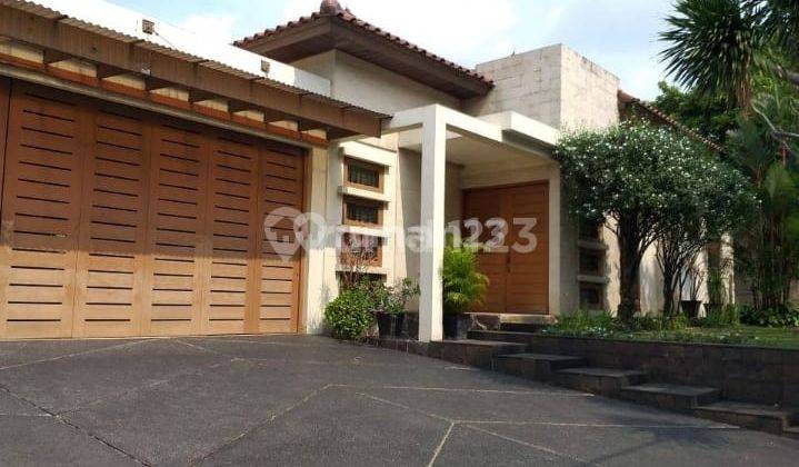 Rumah Mewah, Pool Vibes Seperti Villa di Simprug Golf, Jaksel 1