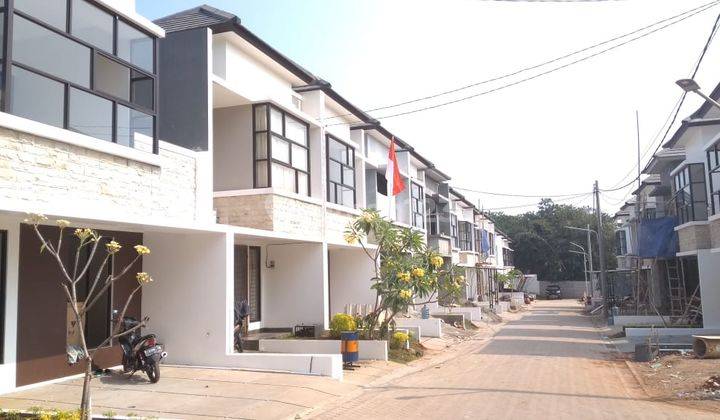 Rumah Nyaman dan Siap Huni di Cluster The Villas, Ciater 2