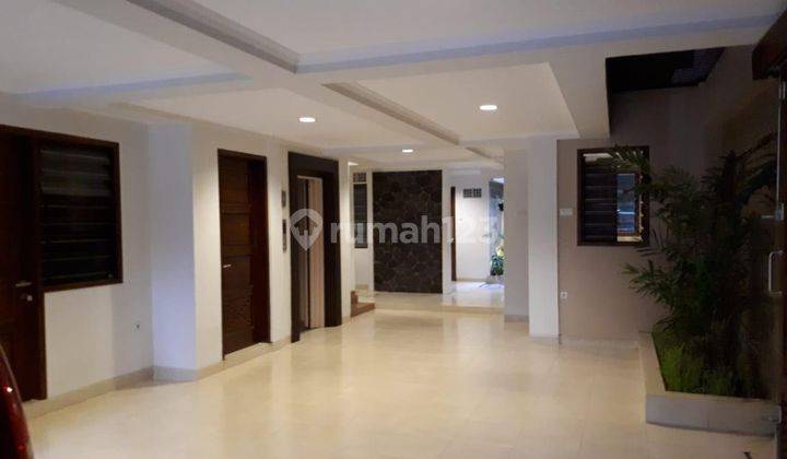 Dijual CEPAT Rumah Bagus Di Jl H Ismail  Taman Cilandak, Jakarta Selatan 2