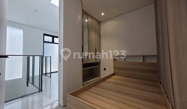 Rumah Cluster Baru Lokasi Strategis dkt Pintu Tol Pamulang di Jl RE Martadinata, Ciputat, Tangerang Selatan