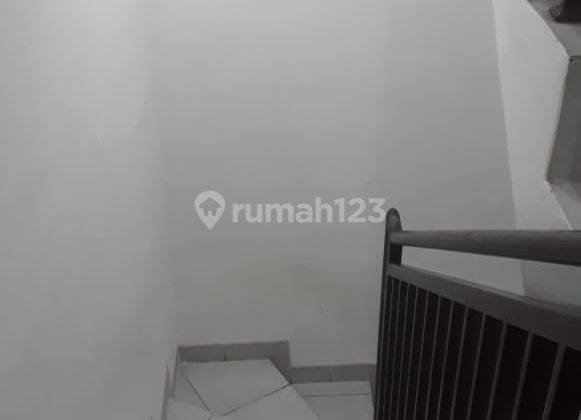 P Fl Dijual Rumah 2,5 Lantai Siap Huni di Duri Kosambi 2