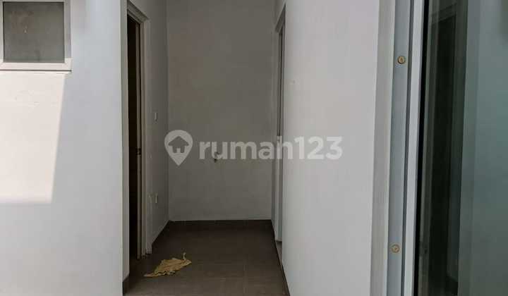 15 V Bt Dijual Cepat Rumah di Green Lake City