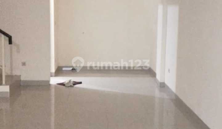 27 V Disewakan Ruko 4,5X15 di Green Lake City Min 2 Th