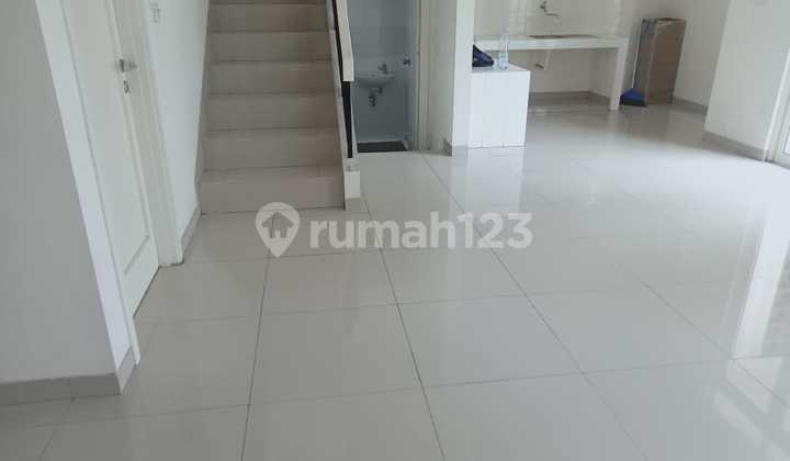 7 V Lk For Rent 2-Story House in Suvarna Sutera