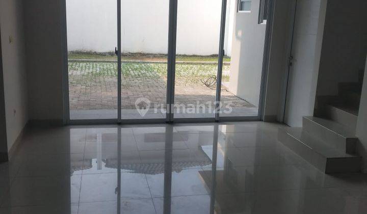 P SIL Disewakan Rumah 10x25 Green Lake City Min. 2 Thn Ready Juli 1
