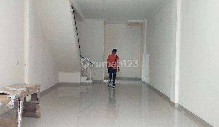 03/03/2023 Rukan Green Lake City termurah hadap dalam

 1