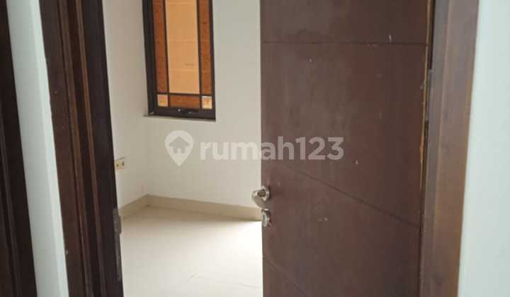 9 V Shl For Rent 6X16 House in Green Lake City