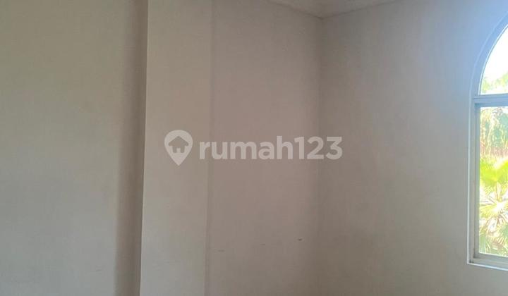 18 V Lk Disewakan Ruko Food City Hadàp Jalan