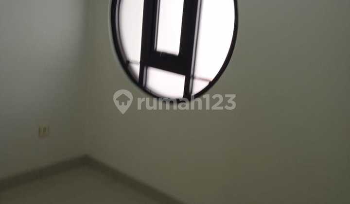 15 V Fl Disewakan 6X15 di Green Lake City