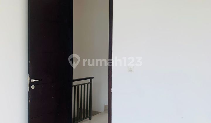 7 V Lk For Sale Fast House in Green Village SHM