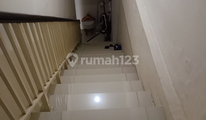 8 V for Rent, Green Lake City Shop House, 4th Floor Only