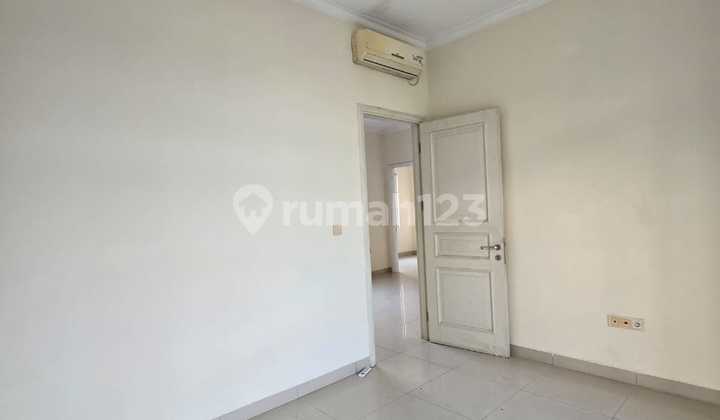 V Disewakan Rumah di Green Lake City Min 2 Th