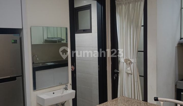 24 V Lk Disewakan Cepat Rumah 2 Lantai di Green Village