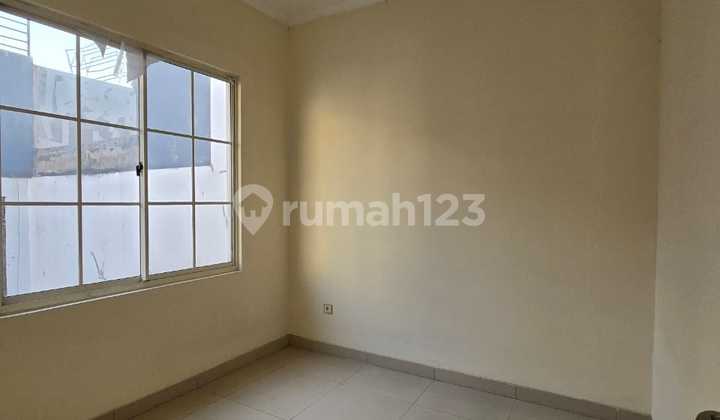 8 V Nis Disewakan Rumah 8X20 di Green Lake