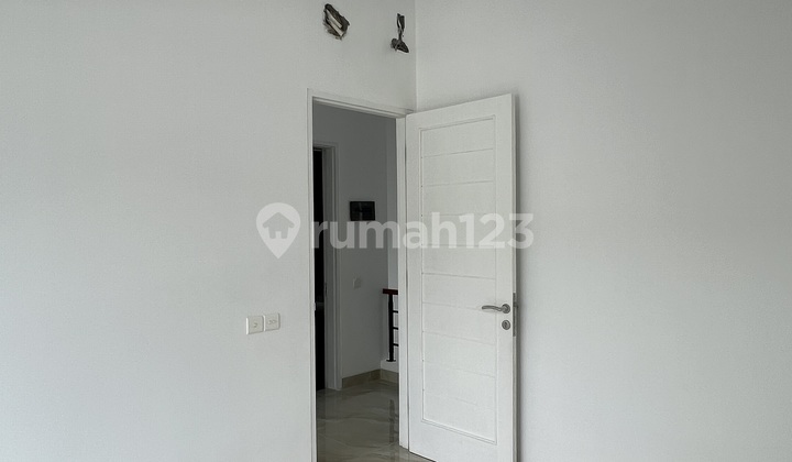 P Crn Dijual Rumah 6X18 Baru Renov di Topaz Phg Gading Serpong 2