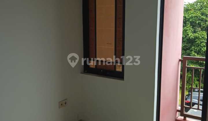 10 V Shl House for Rent in Green Lake 2