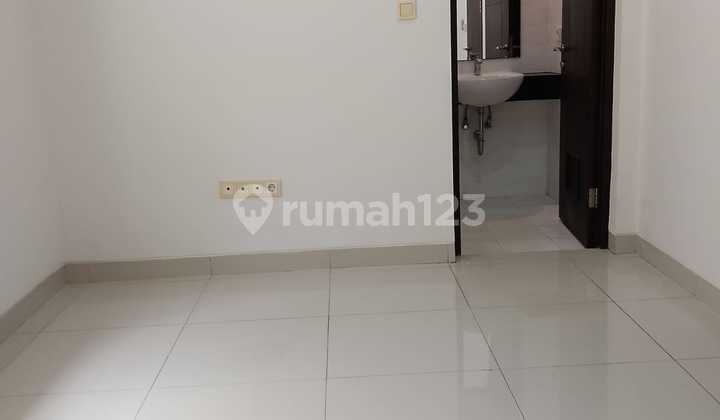 P Fl For Rent House 6X15 East Asia Green Lake City Min 2 Years