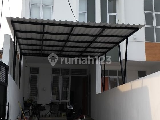 J Di sewakan Rumah dekat Jl.green ville  Ukuran : 4 x 20  2