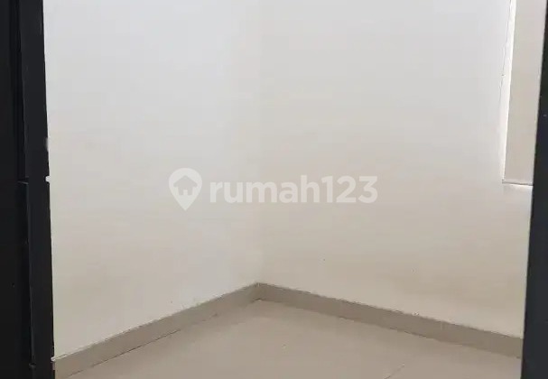 18 V Lk Disewakan Rumah 2 Lantai di Daan Mogot 2