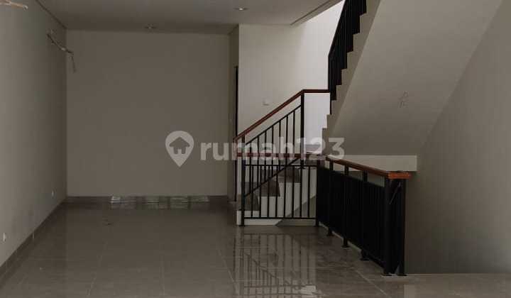 16 V Lk For Rent Ruko in Metland Puri Min 2 Yrs 2