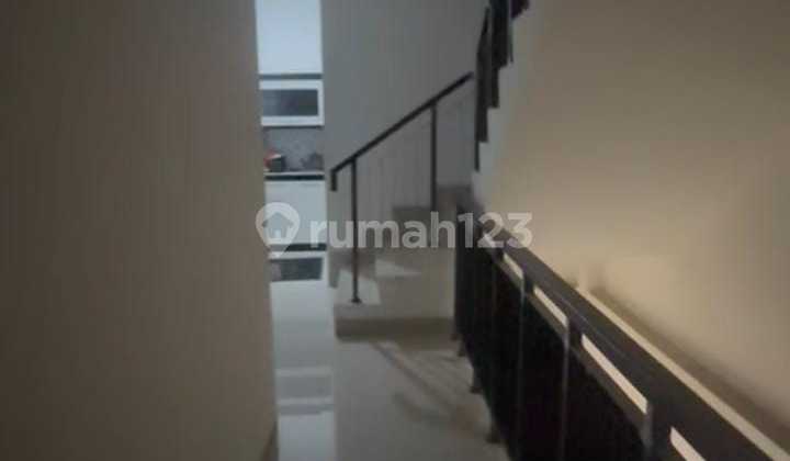 8 V Lk Disewakan Ruko Green Village Hadap Jalan Raya