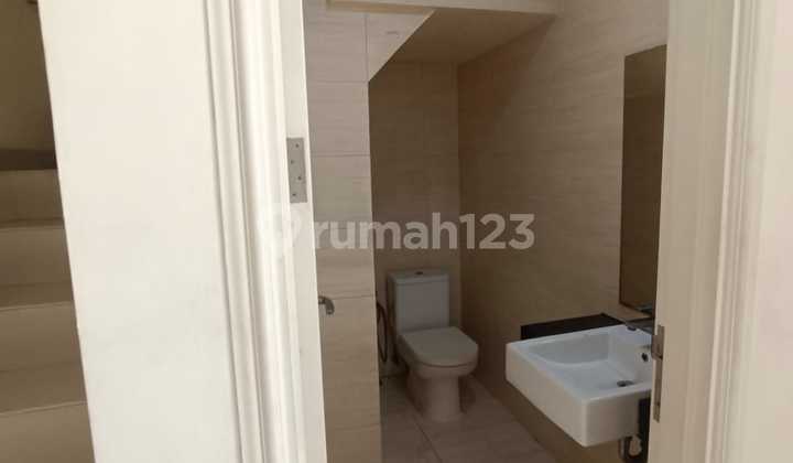 For Sale House Green Lake City Cluster: West Europe Size: 6X15 2