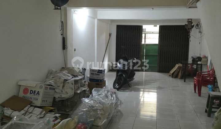 5 V Yny For Quick Sale 4-Storey Shop House in Latumenten