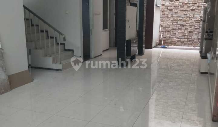 P Fl Dijual Murah Rumah 8X18 Gilimanuk di Daan Mogot Baru