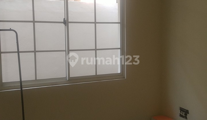 12 V Lk Disewakan Rumah di Green Lake City Cluster West Europe 12 V Lk Disewakan Rumah di Green Lake City Cluster West Europe