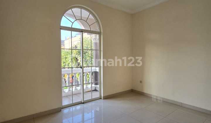 V Nis Disewakan Rumah 8X20 di Green Lake City V Nis Disewakan Rumah 8X20 di Green Lake City