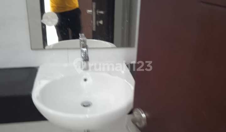 18 V Fl Disewakan Rumah di Green Lake Cluster East Asia 2