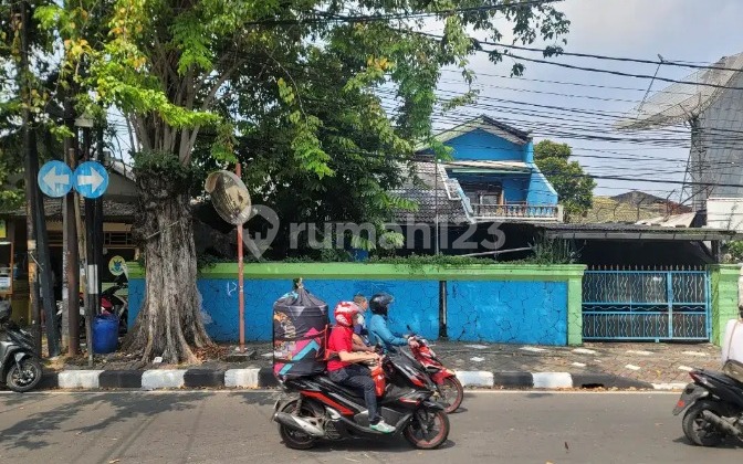 For Rent: House / Commercial Space on the Side of Cengkareng Road, West Jakarta For Rent: House / Commercial Space on the Side of Cengkareng Road, West Jakarta