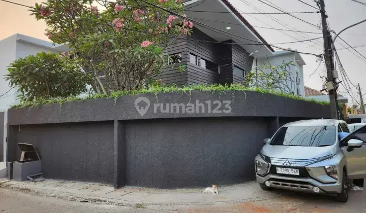 Dijual Cepat Rumah 2 Lantai di Meruya Selatan 1