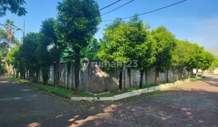 Dijual Cepat Tanah Hook di Komp Green Garden 1