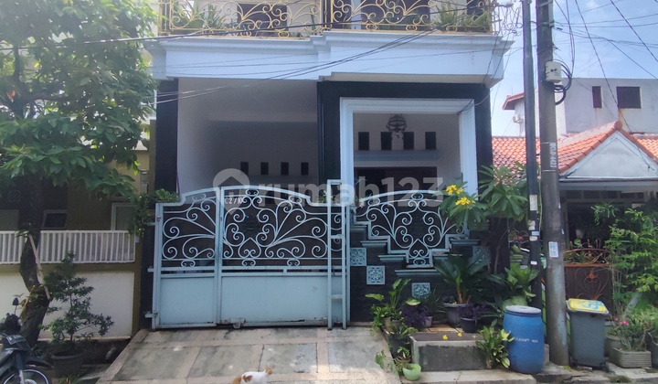 Harga Ok!! Rumah 2,5 Lantai Perum Mahkota Simprug Rapih Siap Huni