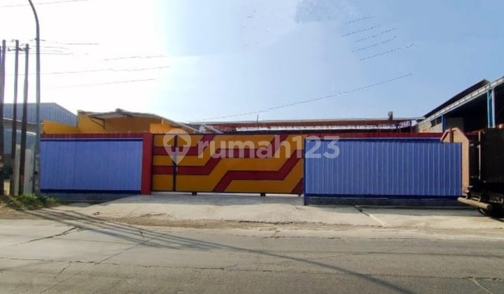 Ruang usaha strategis tengah kota siap pakai di Untung Suropati Ngaliyan Semarang barat 1